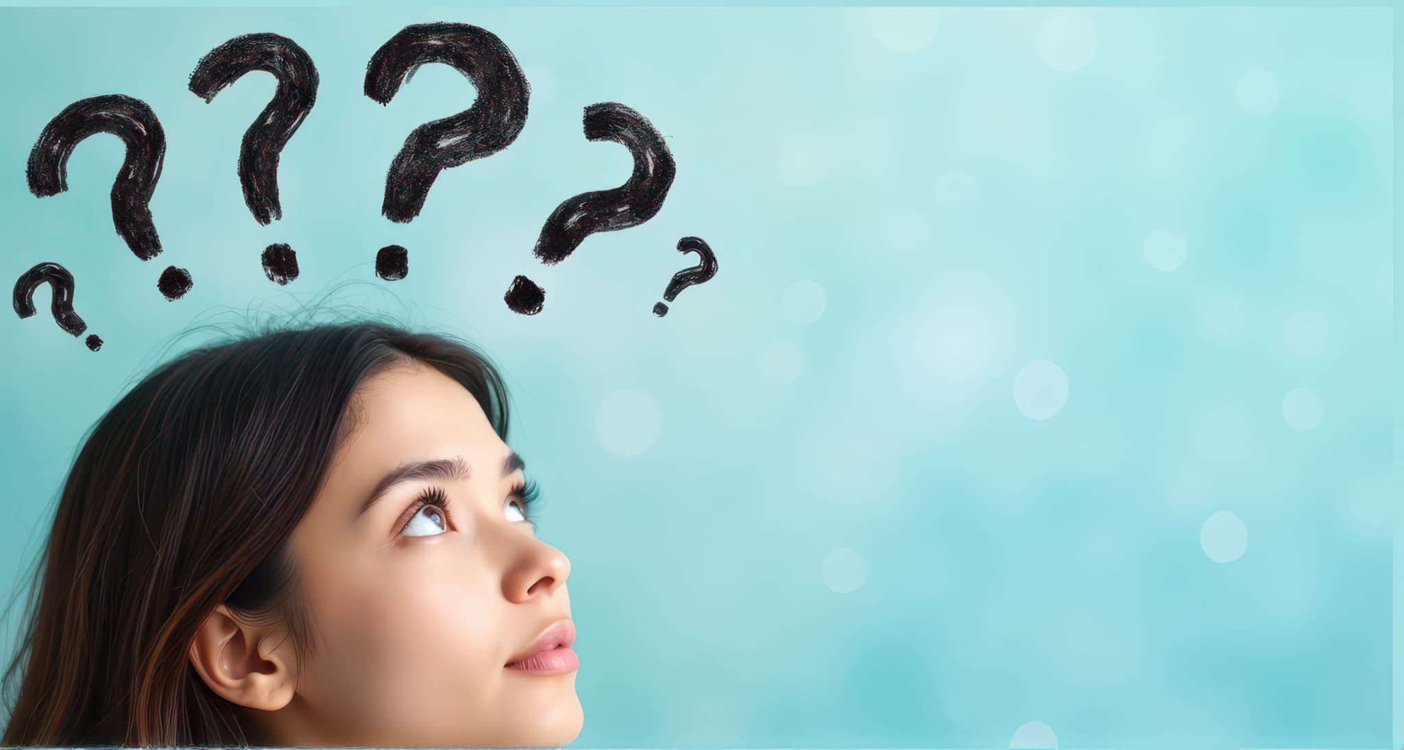 矯正治療で歯を削ることはあるのか考える女性