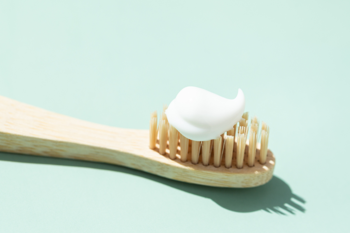 セラミックの歯を長く使用するために大切な歯磨き